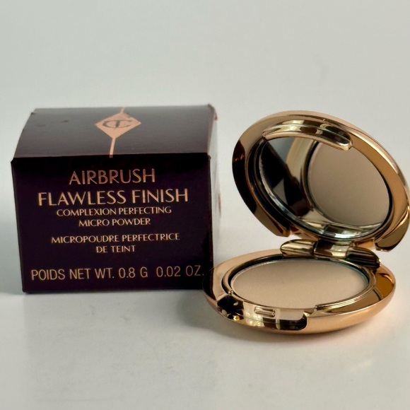 Charlotte Tilbury Airbrush Flawless Finish Micro Powder - Gold Compact - Picture 1 of 3